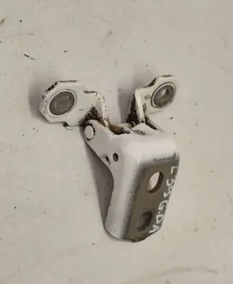 Renault Laguna III Rear door lower hinge V05597