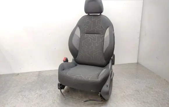 Peugeot 2008 I Front driver seat 