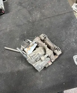 Volkswagen T-Roc Rear brake caliper VCR271