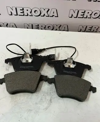Volkswagen Touareg I Brake pads (front) LP1950