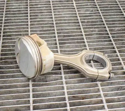 BMW 5 E60 E61 Piston 7840918 7838623