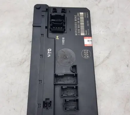 Mercedes-Benz Vito Viano W639 SAM control unit 639900080008 6399000800