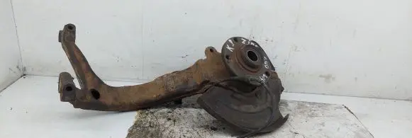 Audi A4 S4 B5 8D Front wheel hub spindle knuckle 8D0407257