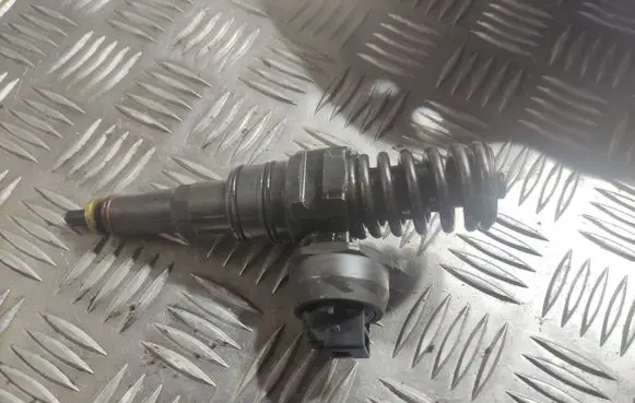 Volkswagen Caddy Fuel injector 038130073BN