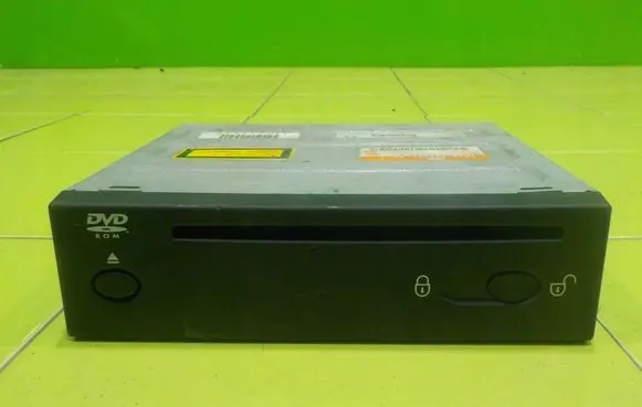 Land Rover Discovery 3 - LR3 CD/DVD changer 4621008884 14AB41 8H4210E887AC