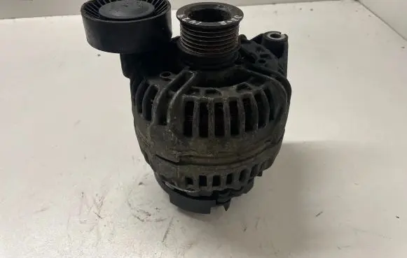 BMW X3 E83 Generator/alternator 7519721 0124525026
