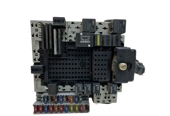 Volvo V70 Fuse module 8622520 165292