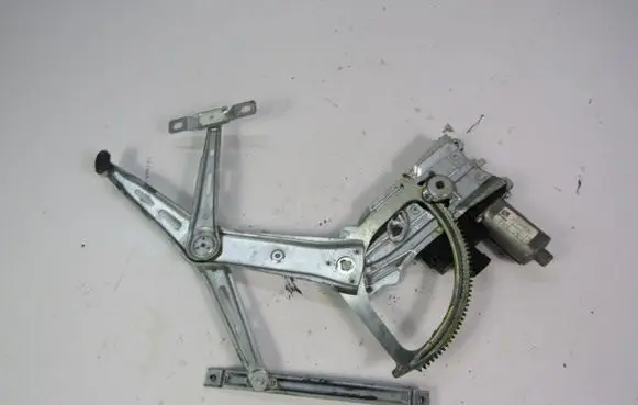 Opel Zafira B Front door window regulator with motor 13132435RH