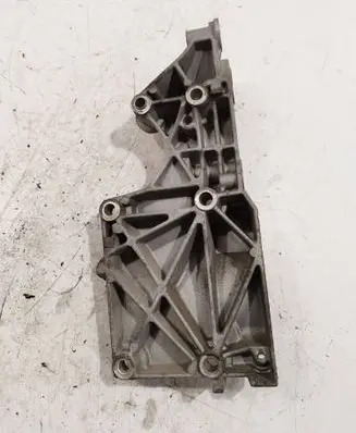 Volkswagen PASSAT B6 Engine mounting bracket 03G903143A