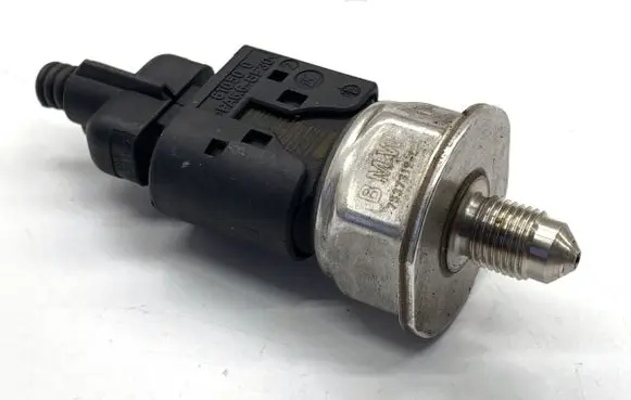 BMW 1 E81 E87 Fuel pressure sensor 55PP1101