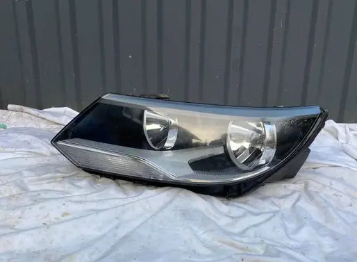 Volkswagen Tiguan Headlight/headlamp 5N1941005C