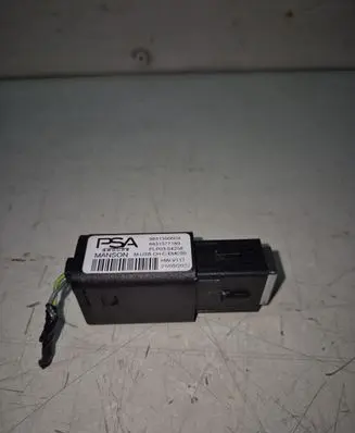 Peugeot 208 II USB socket connector 98313506DX