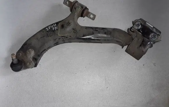 Honda CR-V Front lower control arm/wishbone 