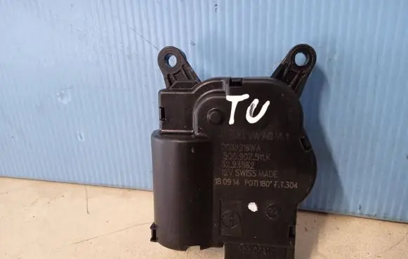 Volkswagen Golf VII Air flap motor/actuator 5Q0907511K