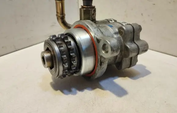 Nissan X-Trail T30 Power steering pump 8H800 31282123