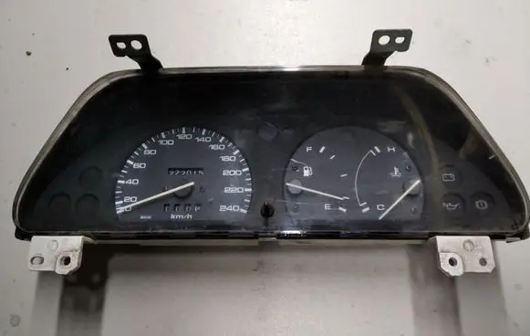 Mazda 323 F Speedometer (instrument cluster) BS06A