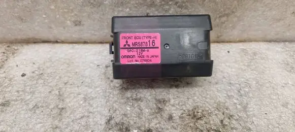 Mitsubishi Grandis Other relay MR587816 0788D4 G8C218MA