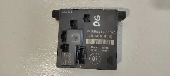 Mercedes-Benz E W211 Door control unit/module 2118201626