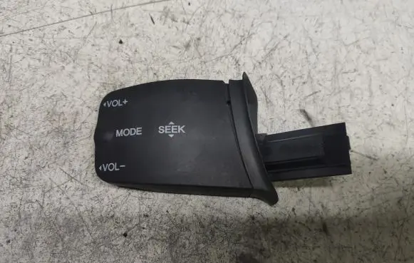 Ford Focus Multifunctional control switch/knob 758709