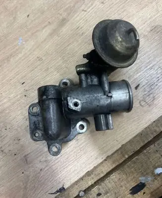 Toyota Yaris Throttle valve 33010