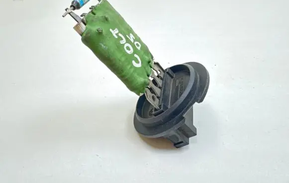 Mitsubishi Colt Heater blower motor/fan resistor 2R15K R27K