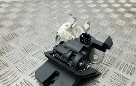 Tailgate/trunk/boot lock/catch/latch