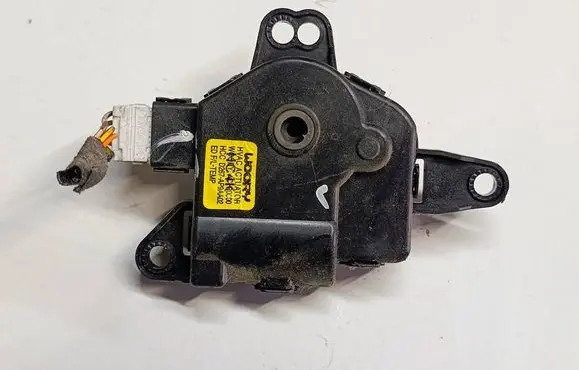 KIA Ceed Air flap motor/actuator D267AP9AA02U1 D267AP9AA02