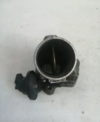 Audi A4 S4 B5 8D Throttle valve 8D0145950D