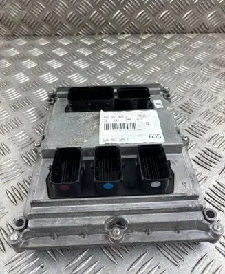 Audi A4 Allroad B9 Engine control unit/module 8W0907401E