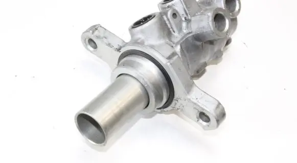 Jaguar E-Pace Master brake cylinder