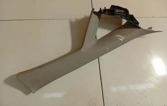 Toyota Auris 150 (C) pillar trim 6221012040