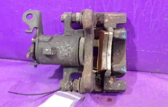 Renault Megane II Rear brake caliper