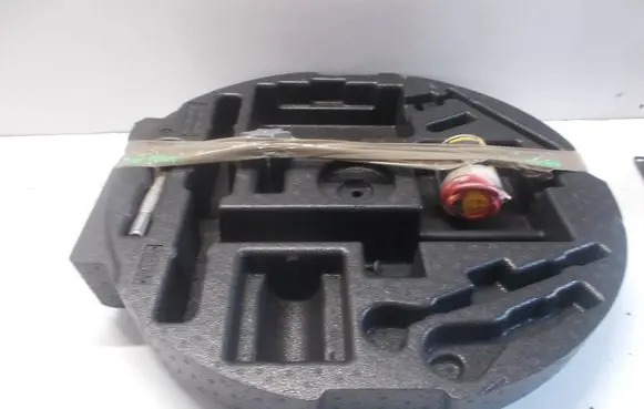 Renault Kadjar Spare wheel section trim 