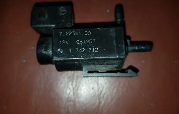 Vacuum valve