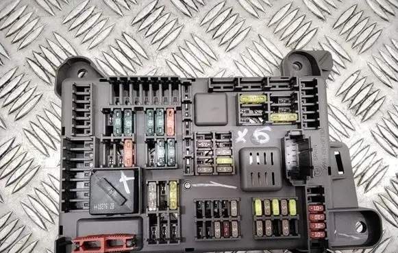 BMW X6 E71 Fuse module 63473481
