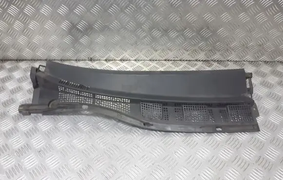Mazda 5 Wiper trim