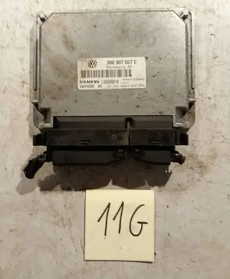 Volkswagen PASSAT B5 Engine control unit/module 3B0907557C