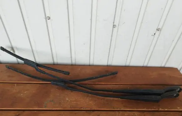 Opel Grandland X Windshield/front glass wiper blade YP00062080