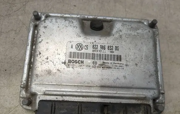 Volkswagen Golf IV Engine control unit/module 022906032BG 0261207350 26SA7837