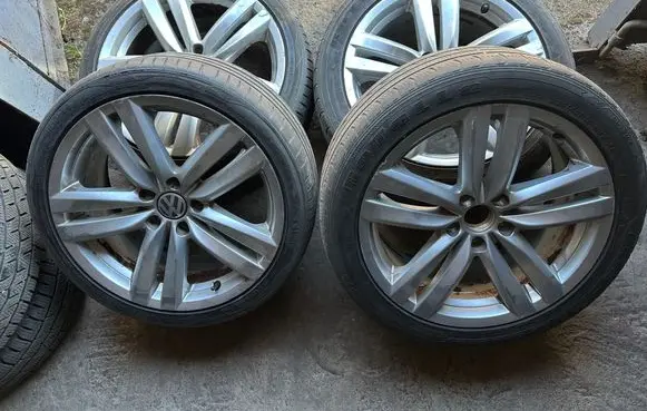 Volkswagen PASSAT B7 R18 alloy rim 3AA601025H