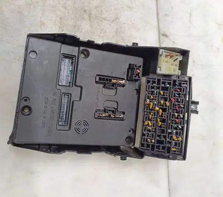 Renault Scenic I Fuse module 8200029342B S108502610 01263