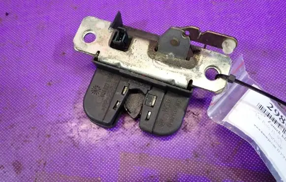 Volkswagen Polo Tailgate/trunk/boot lock/catch/latch 6Q6827505B