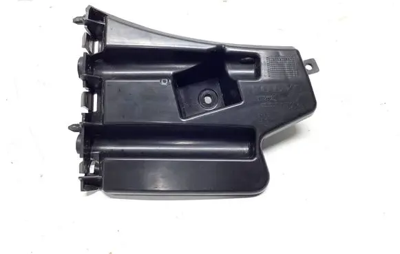 Volvo V60 Front bumper mounting bracket 30796625