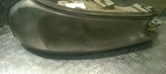 Ford Mondeo MK II Headlight/headlamp 1305235323 1305321689