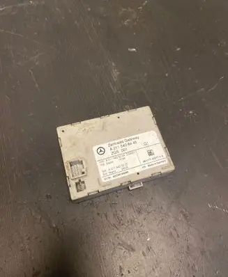 Mercedes-Benz E W211 Gateway control module A2115408445 A2114420027 A2115408245
