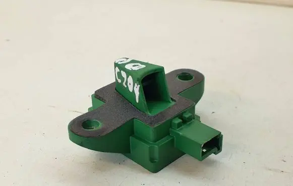 Mercedes-Benz C W204 Fuel cut-off switch A1729056100