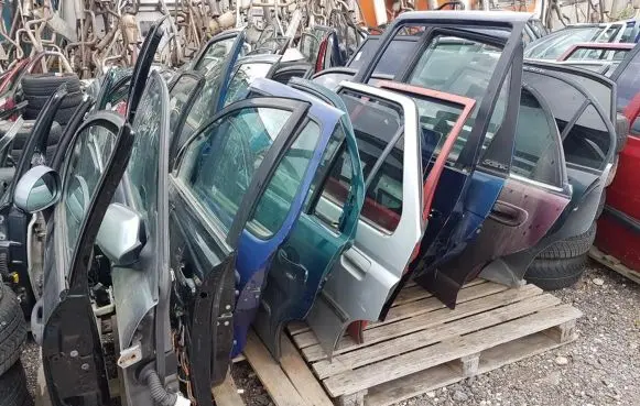 Mazda Xedos 9 Rear door vysnines