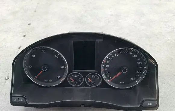 Volkswagen Golf V Speedometer (instrument cluster)