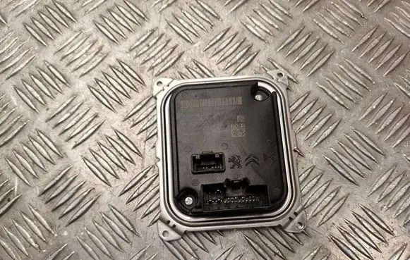 Opel Astra L Light module LCM 9849900280
