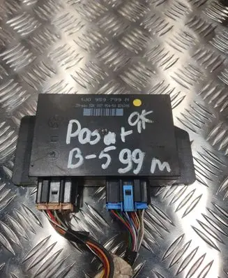 Volkswagen PASSAT B5 Comfort/convenience module 1J0959799N